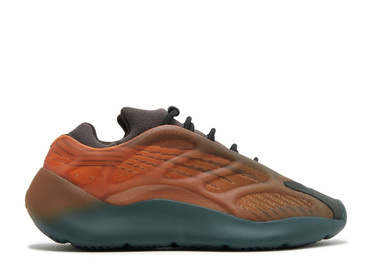 Yeezy 700 V3 - Copper Fade Yeezy