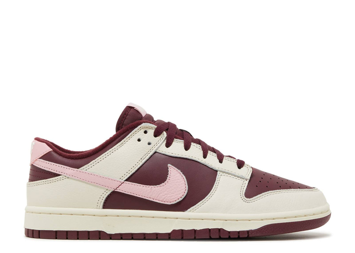 Nike Dunk Low Premium - Valentine's Day - Used Nike