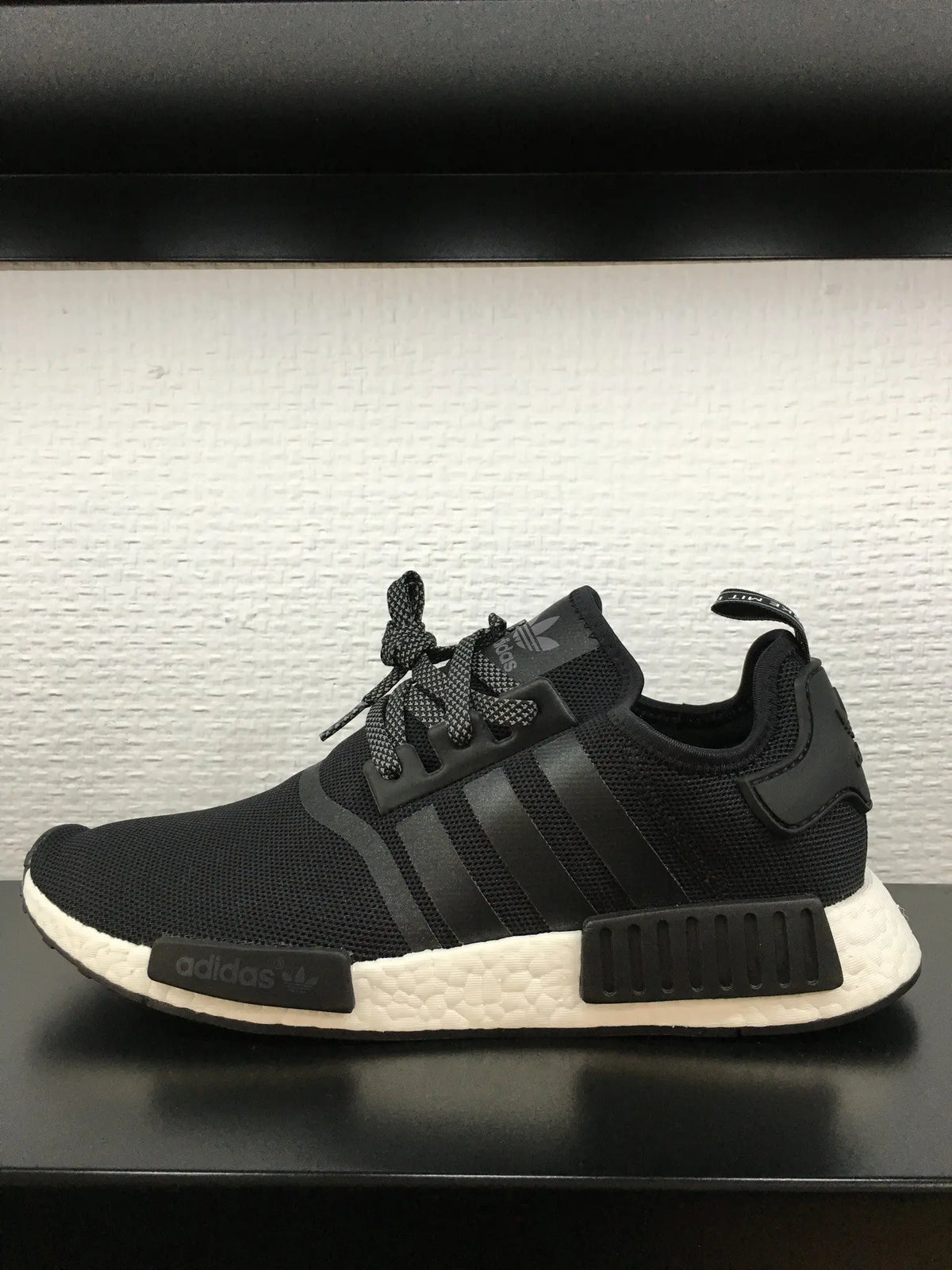 NMD R1-Black/White Adidas