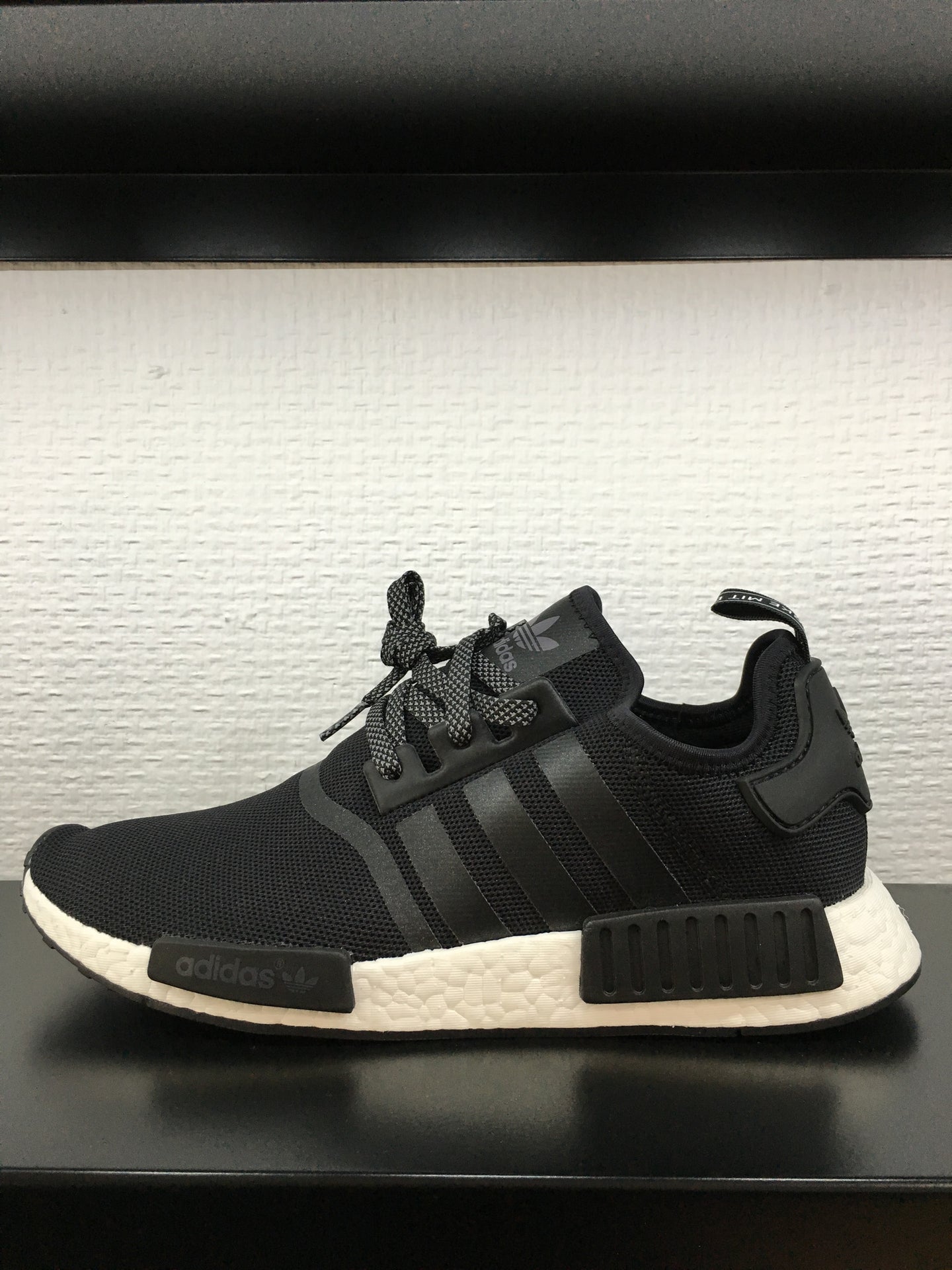 NMD R1-Black/White