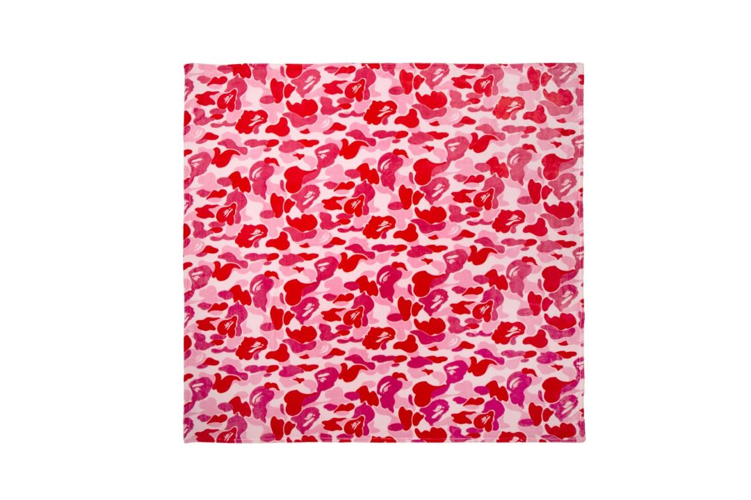 A Bathing Ape ABC Camo Blanket - Pink